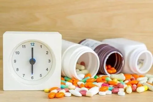 临床药物治疗学课程封面