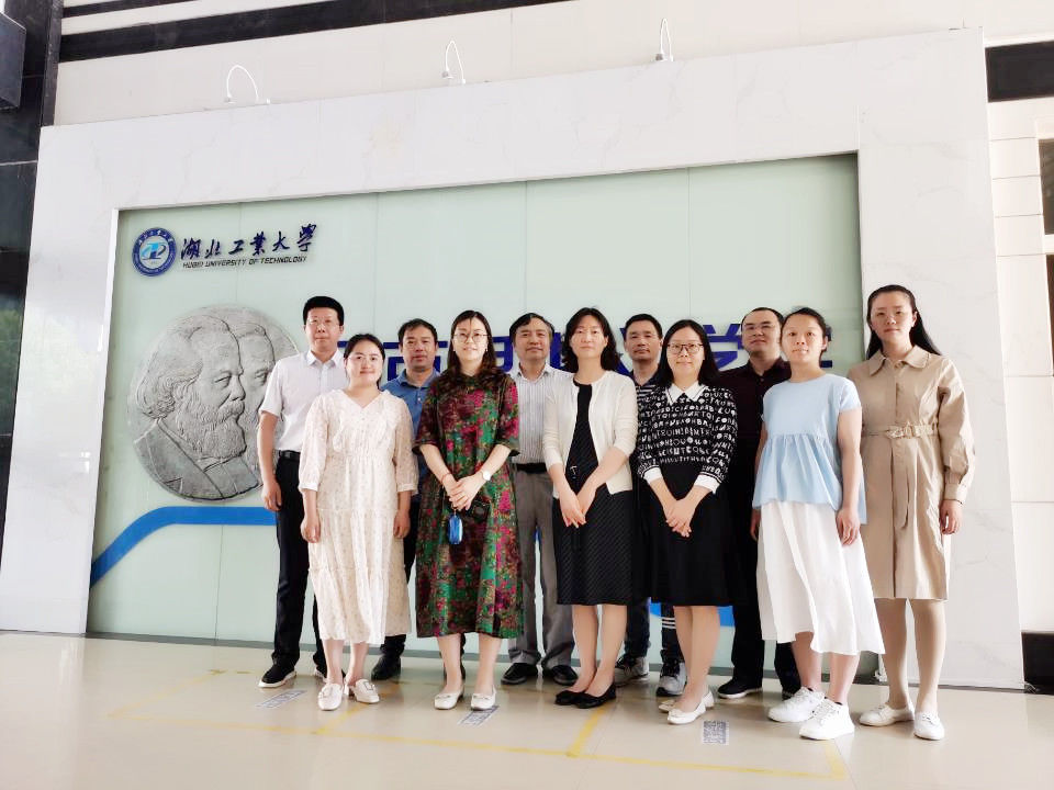 中国近现代史纲要课程封面