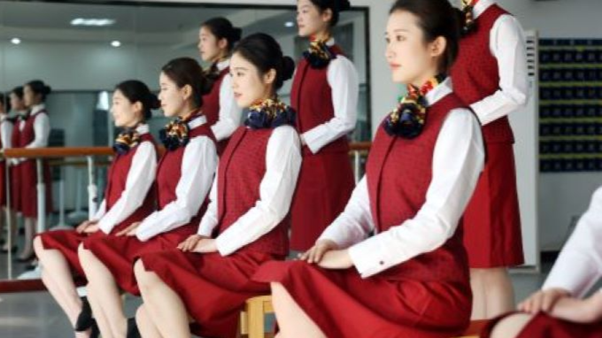 现代服务礼仪课程封面
