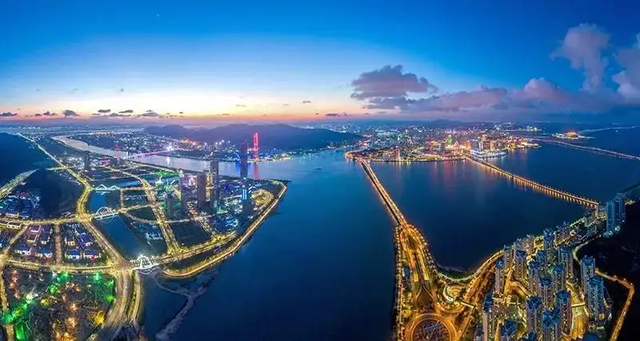 粤港澳湾区财经概论-信息艺术课程封面