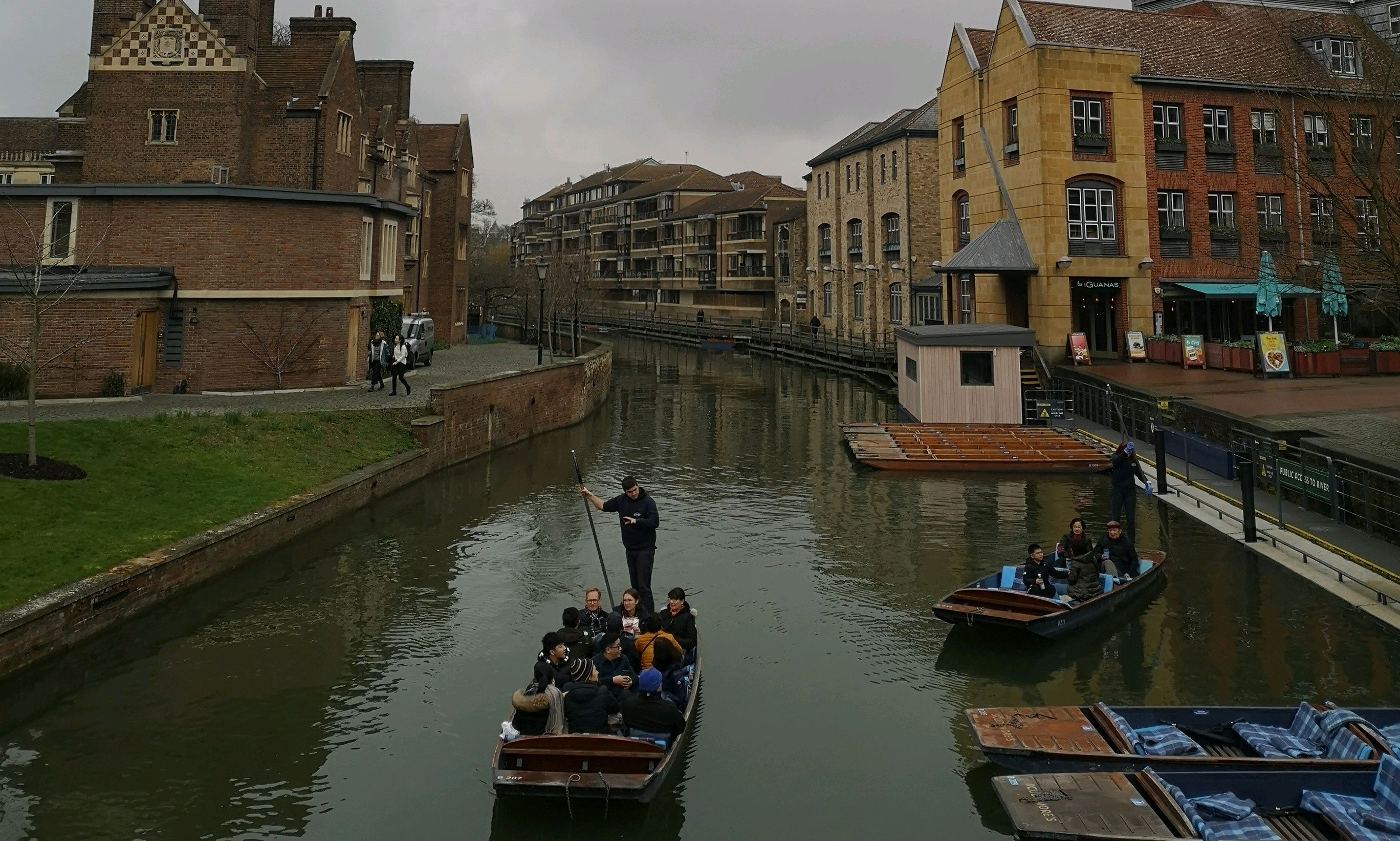 英语4(人文英语)-混合式教学 - 金珺课程封面